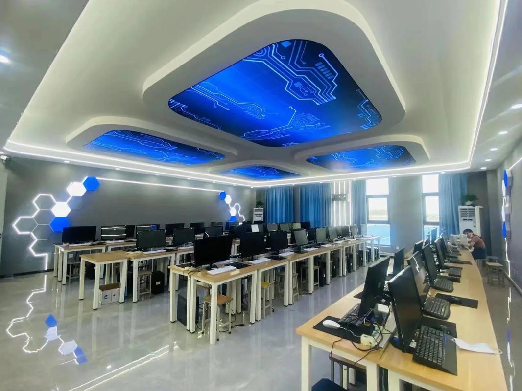 初中升中專信息工程系計算機專業解析 大數據技術應用與計算機網絡信息技術咨詢服務